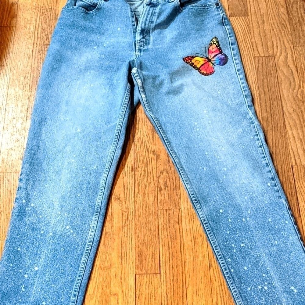 Customized Vintage jeans with butterfly and bleach - Picture 1 of 10